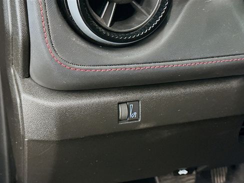 Used 2023 Chevrolet Colorado Z71 image 17