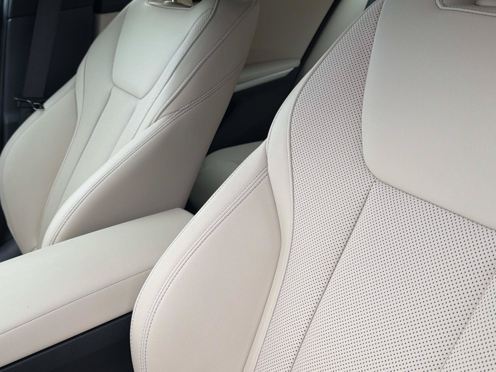 Certified 2026 BMW 330i Sedan w/ Convenience Package RWD image 19