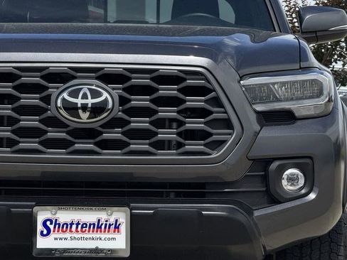 Used 2023 Toyota Tacoma TRD Off-Road w/ Technology Package AWD/4WD image 8