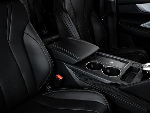 Certified 2025 Acura MDX w/ Technology Package image 26