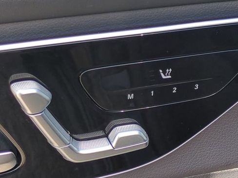 Used 2024 Mercedes-Benz GLC 300 image 21