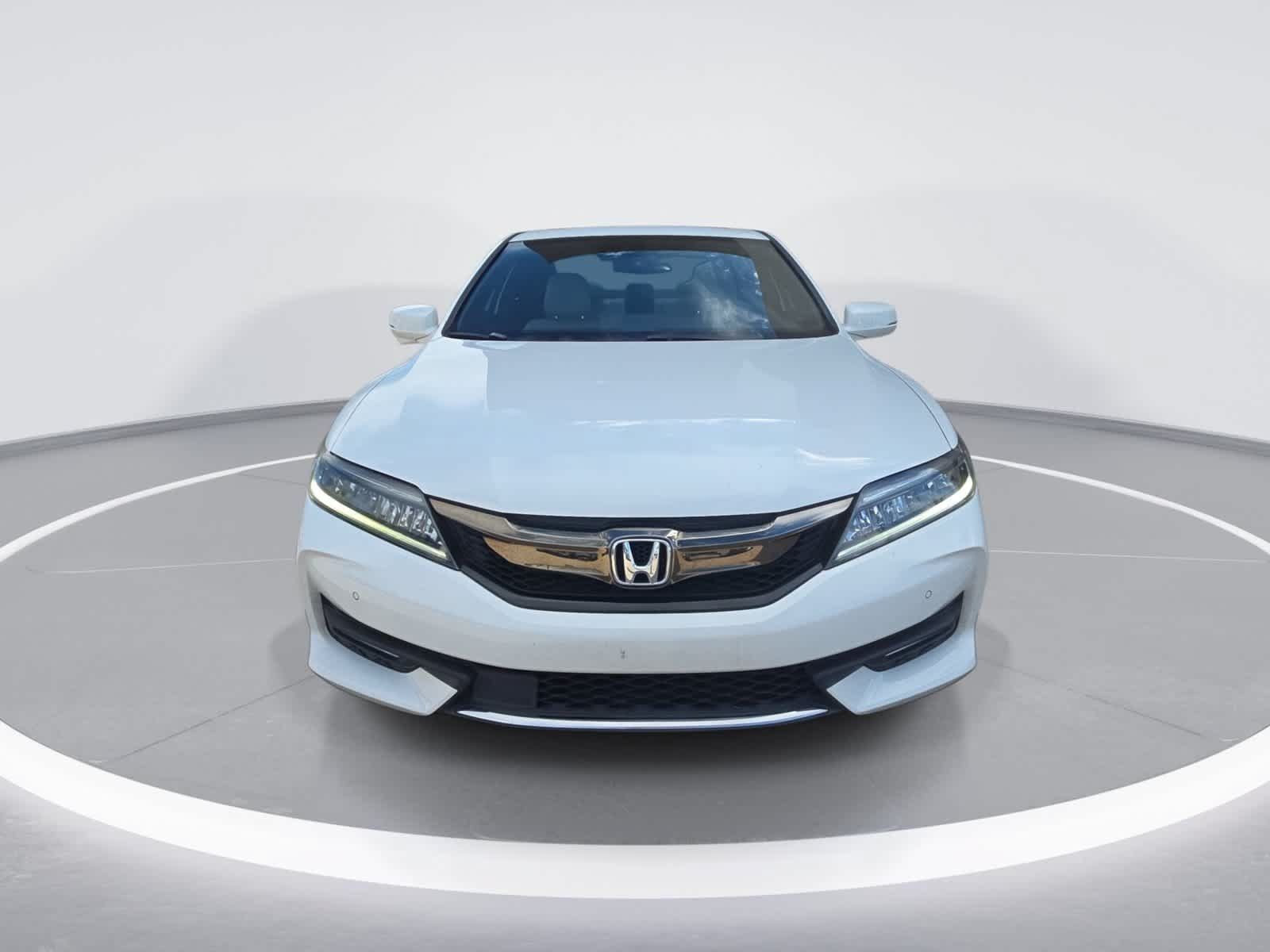 Used 2016 Honda Accord Touring image 3
