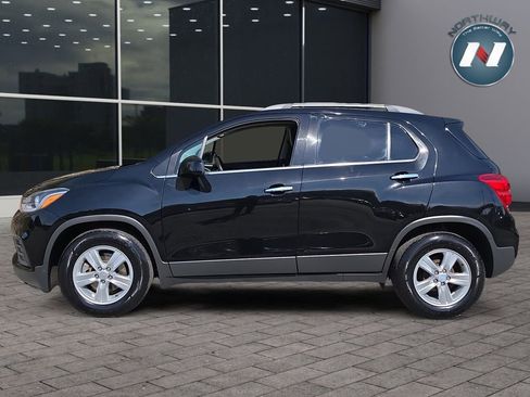 Used 2019 Chevrolet Trax LT w/ LT Convenience Package FWD image 2
