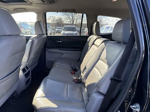 Used 2016 Honda Pilot Touring image 19