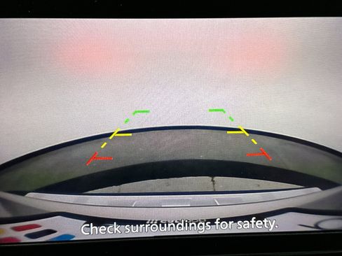 Used 2023 Nissan Rogue SV image 10