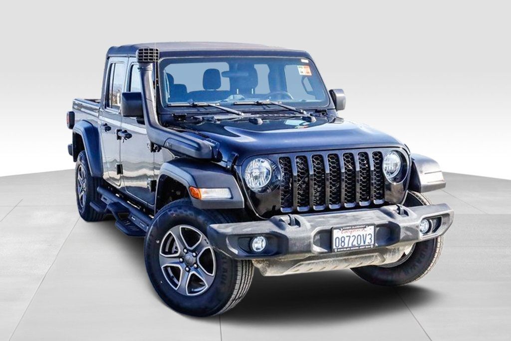 Used 2021 Jeep Gladiator Sport AWD/4WD image 2
