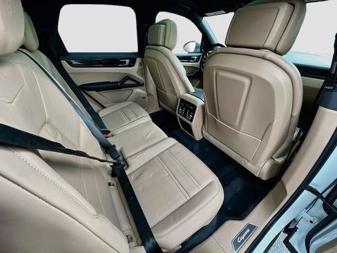 Certified 2023 Porsche Cayenne S w/ Premium Package Plus AWD/4WD image 29
