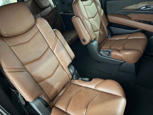 Used 2018 Cadillac Escalade ESV Premium Luxury AWD/4WD image 50