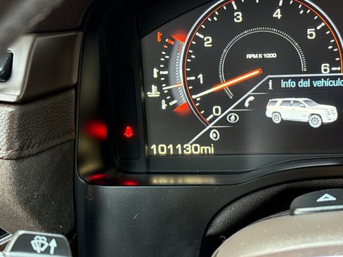 Used 2015 Cadillac Escalade Premium image 35