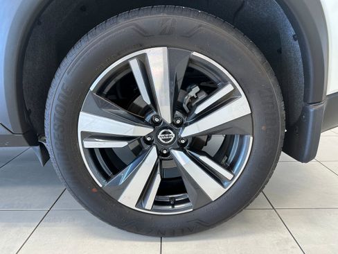 Used 2021 Nissan Rogue SL image 9