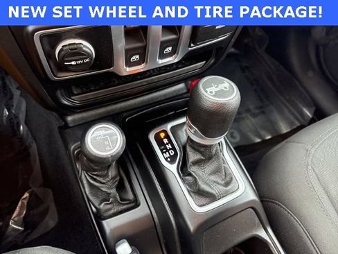 Used 2020 Jeep Wrangler Sport image 27