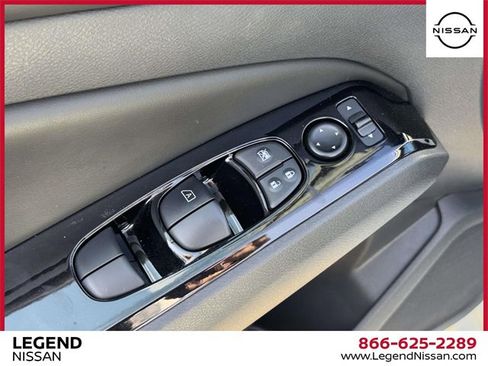 Used 2023 Nissan Altima 2.5 SV image 14