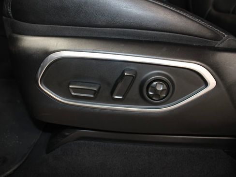 Used 2023 Jeep Wagoneer L Series III w/ Preferred Equipment Group image 19