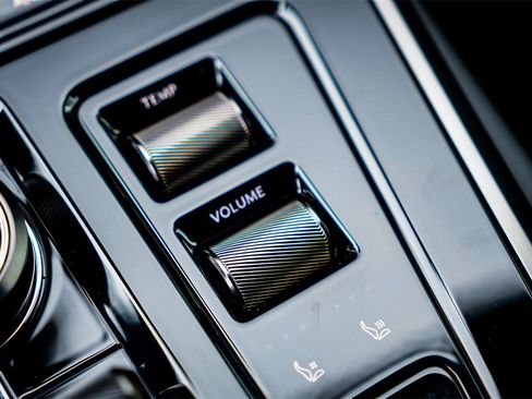 New 2025 Aston Martin DBX 707 image 22