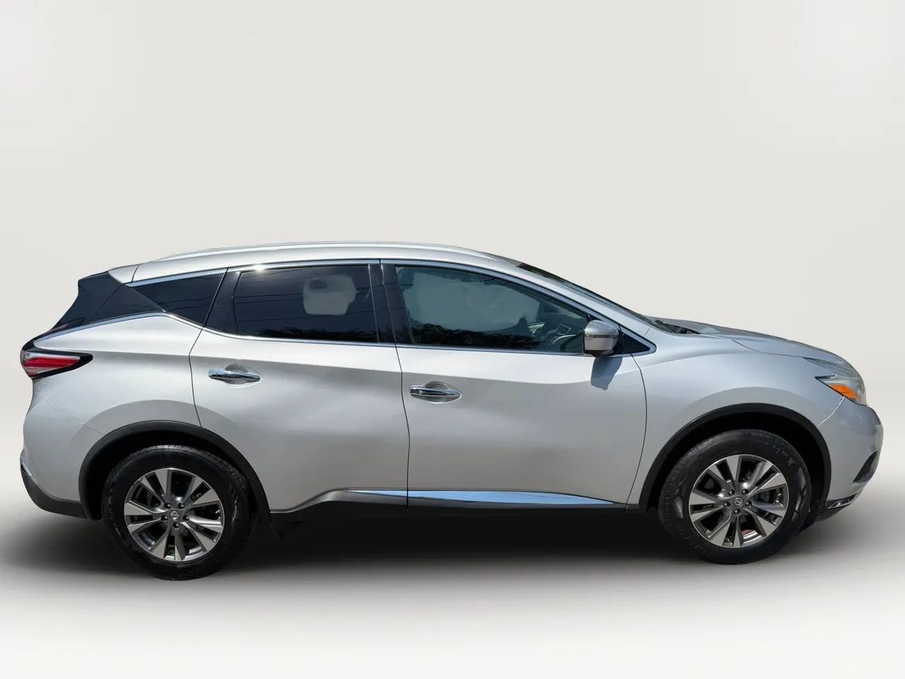 Used 2017 Nissan Murano SL FWD image 2