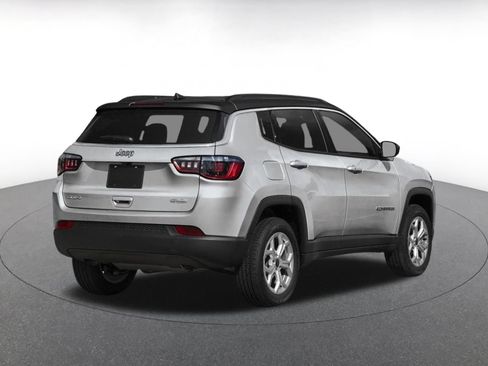 Used 2025 Jeep Compass Limited AWD/4WD image 2