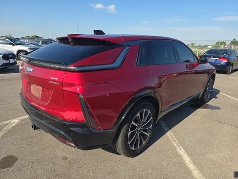 Used 2024 Cadillac Lyriq Sport AWD/4WD image 2
