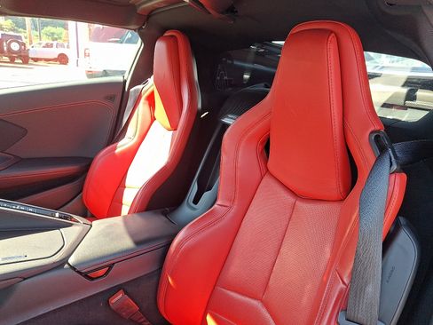 Used 2022 Chevrolet Corvette Stingray Coupe w/ 1LT RWD image 10