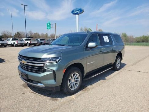 Used 2023 Chevrolet Suburban LT RWD image 20