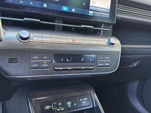 Used 2024 Hyundai Kona SEL w/ Convenience Package FWD image 22