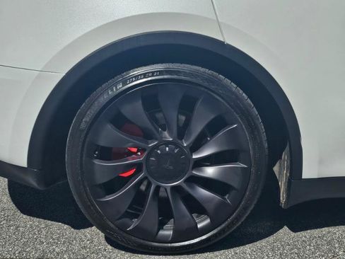 Used 2023 Tesla Model Y Performance AWD/4WD image 16