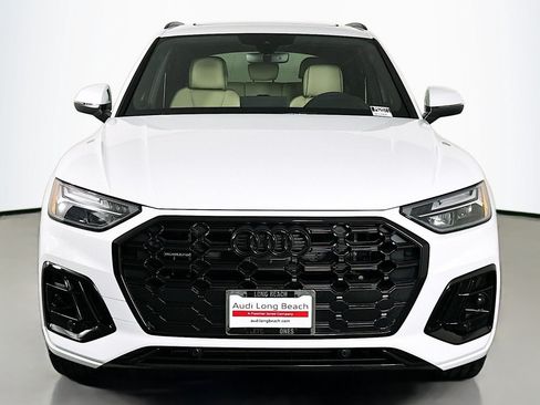 Used 2024 Audi Q5 e Premium Plus w/ Premium Plus Package AWD/4WD image 2