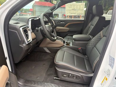 New 2026 GMC Canyon Denali AWD/4WD image 9