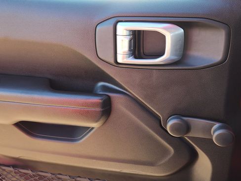 Used 2020 Jeep Wrangler Unlimited Sport image 26