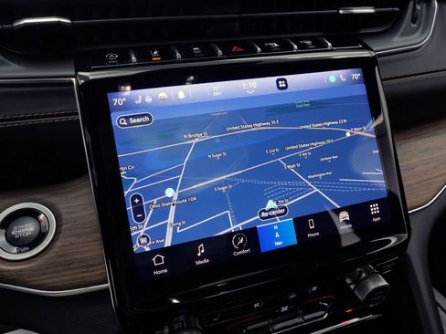 Used 2021 Jeep Grand Cherokee L Summit w/ Luxury Tech Group V AWD/4WD image 31