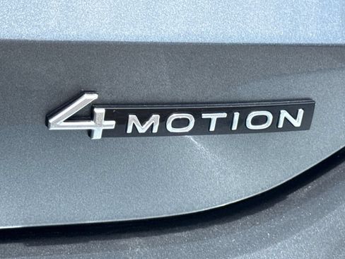Certified 2025 Volkswagen Tiguan SE AWD/4WD image 39