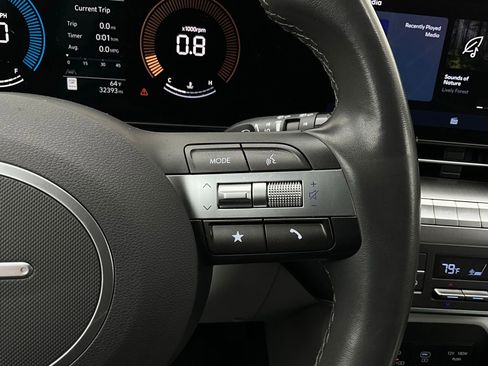 Used 2025 Hyundai Kona SEL image 36