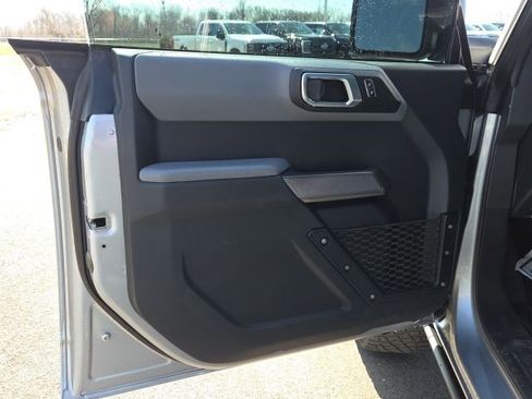 Used 2022 Ford Bronco Black Diamond w/ Sasquatch Package image 19