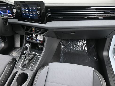 New 2026 Volkswagen Jetta SE FWD image 42