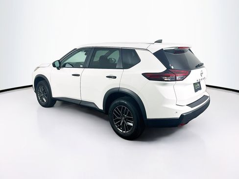Used 2024 Nissan Rogue S FWD image 5