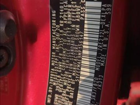 Used 2021 Toyota Corolla LE image 2