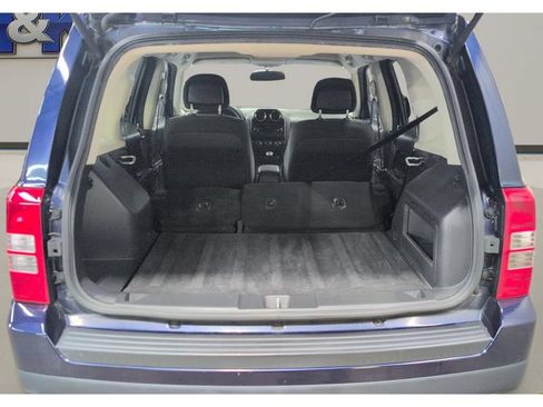 Used 2017 Jeep Patriot Sport FWD image 23