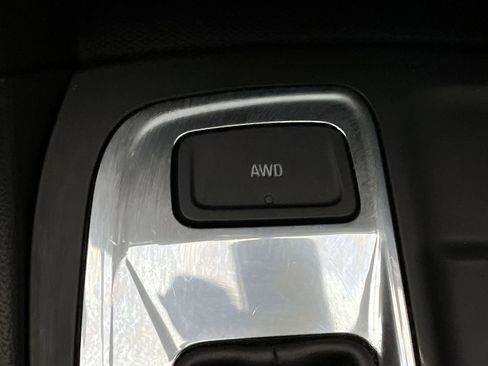 Certified 2022 Chevrolet Equinox LT w/ Driver Convenience Package image 16