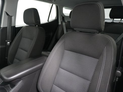 Used 2023 GMC Terrain SLE image 10