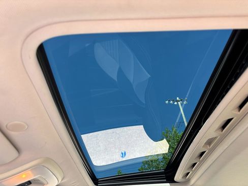 Used 2011 Volvo C30 T5 R-Design image 20