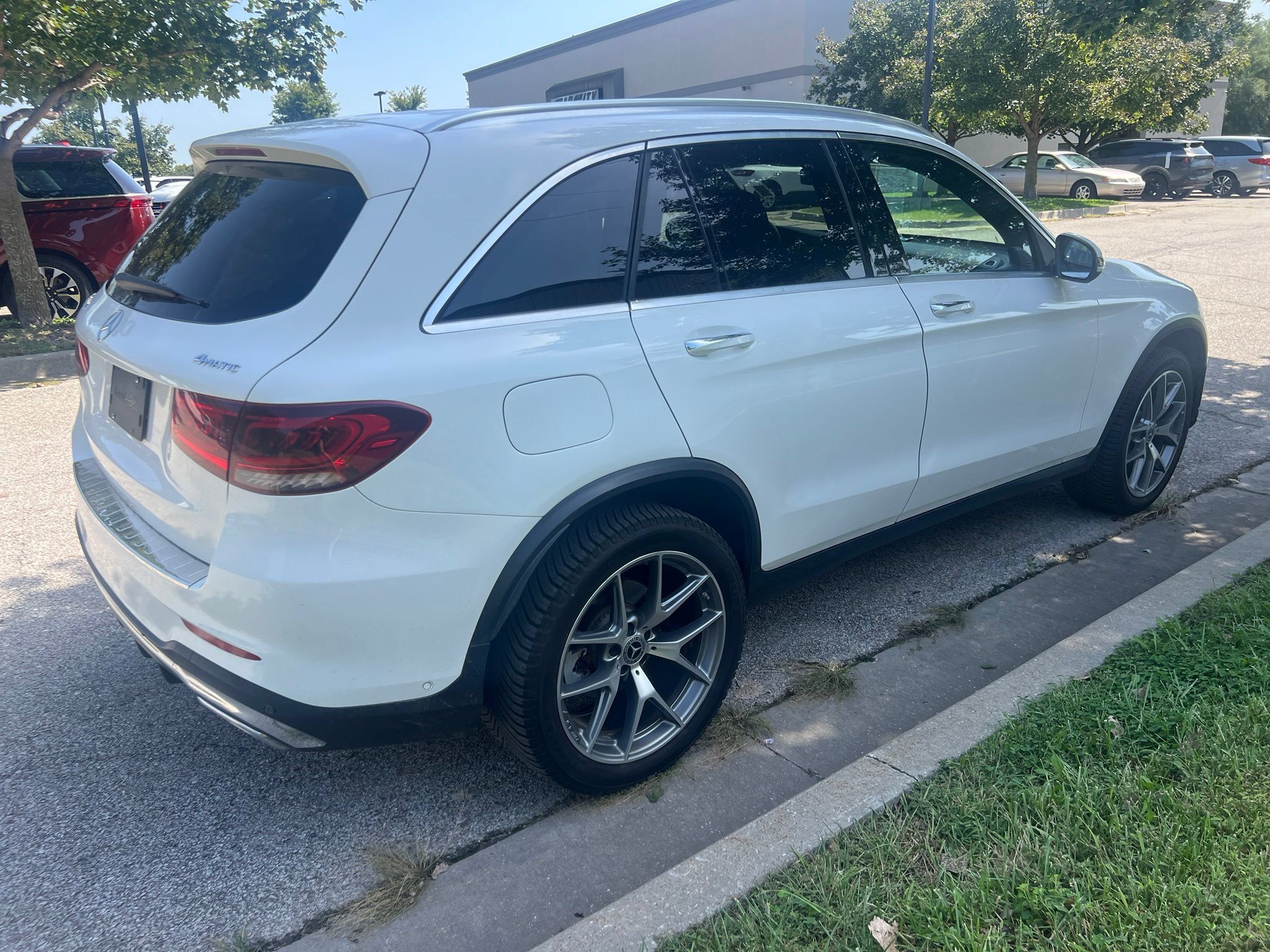 Used 2021 Mercedes-Benz GLC 300 4MATIC image 5