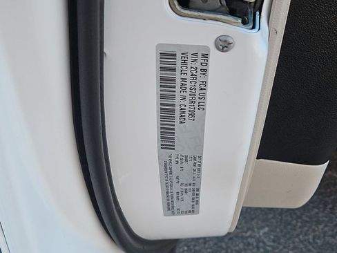 Used 2024 Chrysler Pacifica Limited FWD image 26