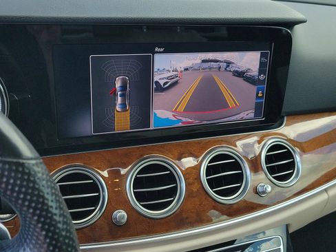 Used 2017 Mercedes-Benz E 300 4MATIC image 27