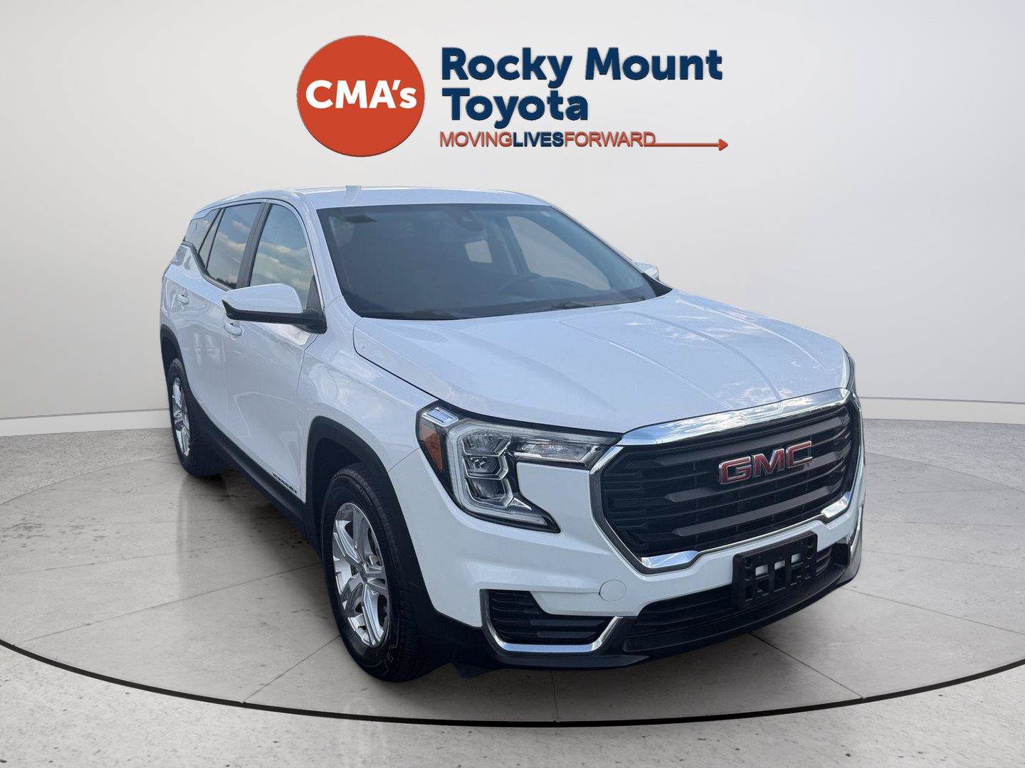 Used 2024 GMC Terrain SLE AWD/4WD image 3