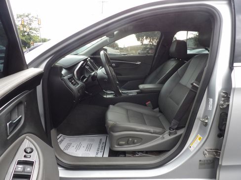 Used 2017 Chevrolet Impala LT image 13