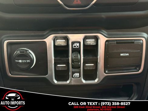 Used 2018 Jeep Wrangler Unlimited Sport S image 30