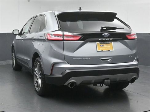Certified 2022 Ford Edge Titanium w/ Class II Trailer Tow Package image 6