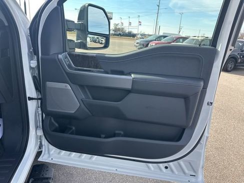 New 2026 Ford F350 4x4 Crew Cab DRW Super Duty image 11