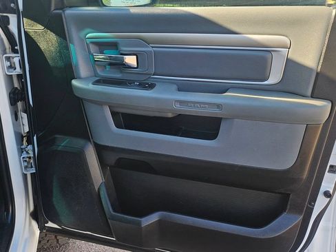 Used 2019 RAM 1500 Classic SLT RWD image 16