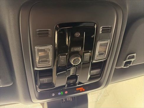 New 2026 Chevrolet Tahoe High Country w/ Sun And Tow Package AWD/4WD image 25