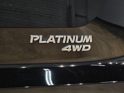 Used 2024 Nissan Pathfinder Platinum AWD/4WD image 39